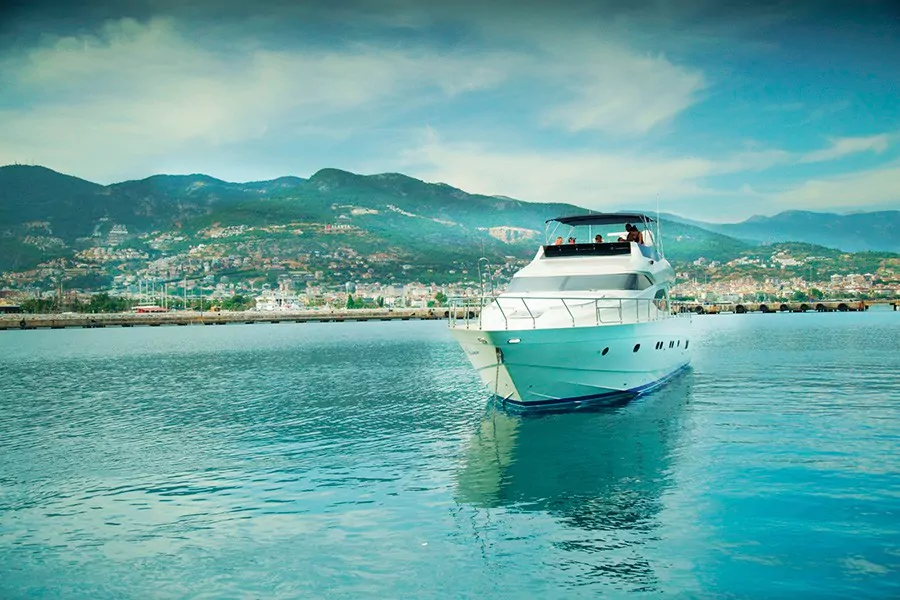 Motoryacht Andiamo | 20 m | bis zu 12 Personen | mit Kaptain