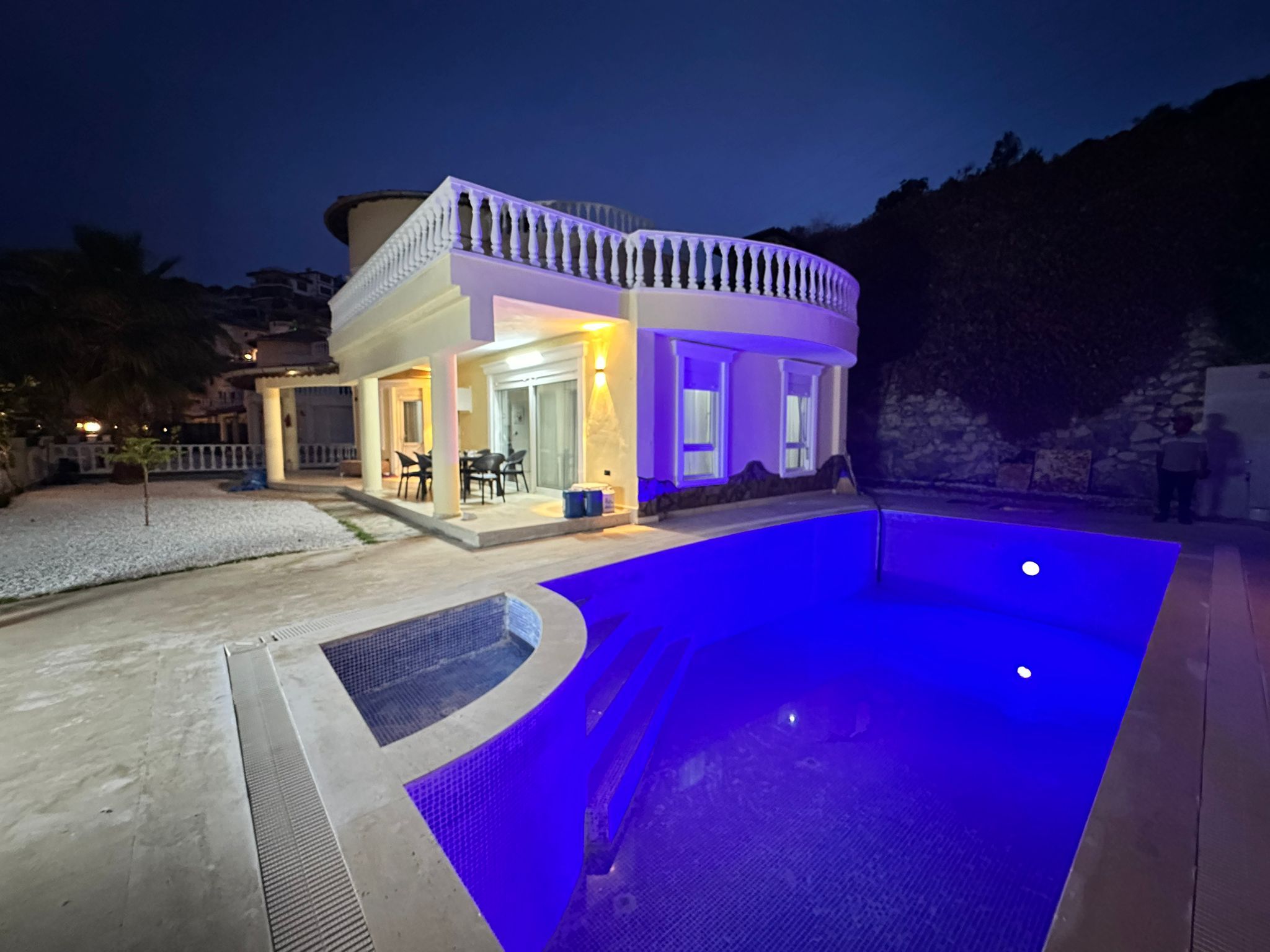 Villa 280qm in Alanya mit Meerblick, privater Pool, 3 Schlafzimmer, 2 Bäder, Whirlpool, 8 Personen