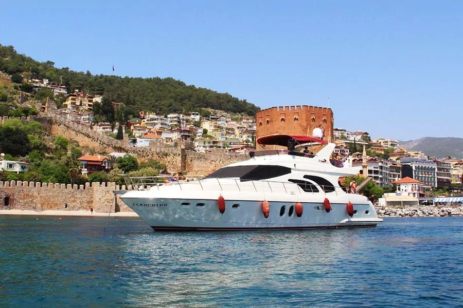 Motoryacht Cleopatra Luxury | 22 m | bis zu 15 Personen | mit Kaptain
