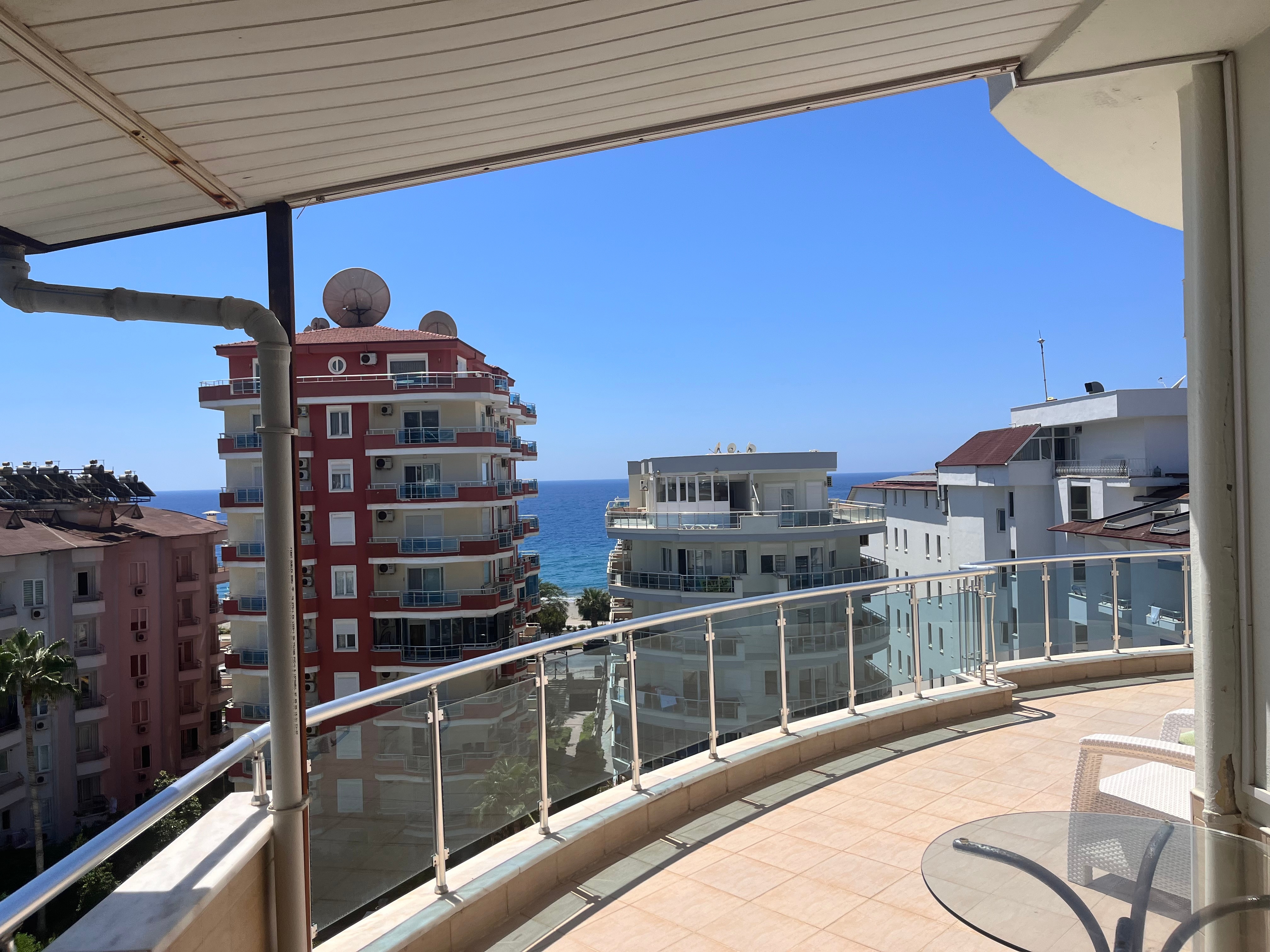 Penthaus 160qm in Alanya mit Meerblick, 3 Schlafzimmer, 2 Bäder, nur 100 Meter vom Meer entfernt, 2 Etagen, 6 Personen