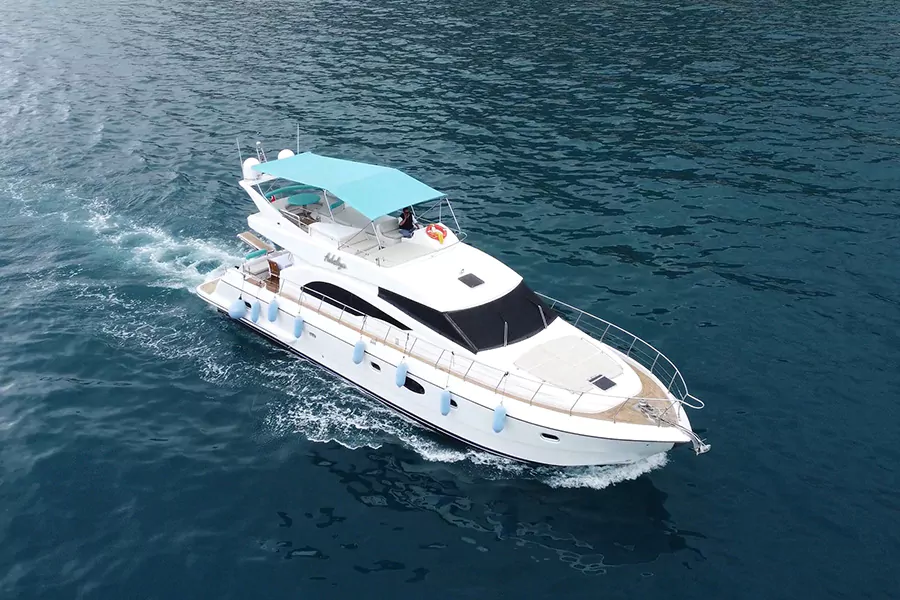 Motoryacht Adelya | 20 m | bis zu 12 Personen | mit Kaptain