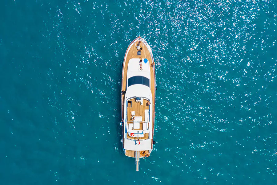 Motoryacht Cinoquattro | 22 m | bis zu 12 Personen | mit Kaptain